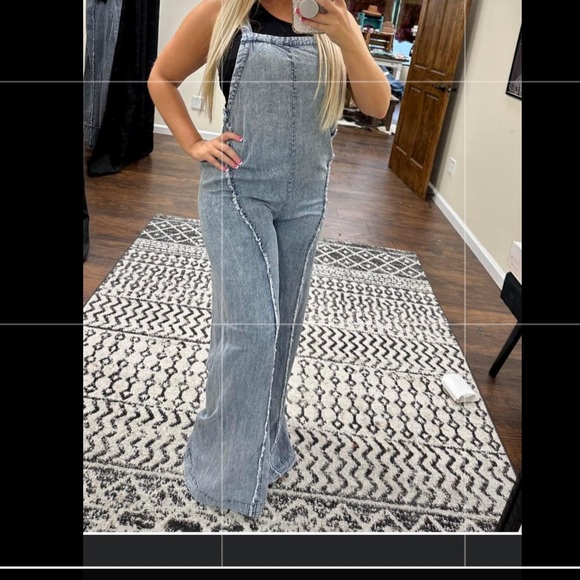 Blue Jean overall’s wide leg size Large - Picture 3 of 3